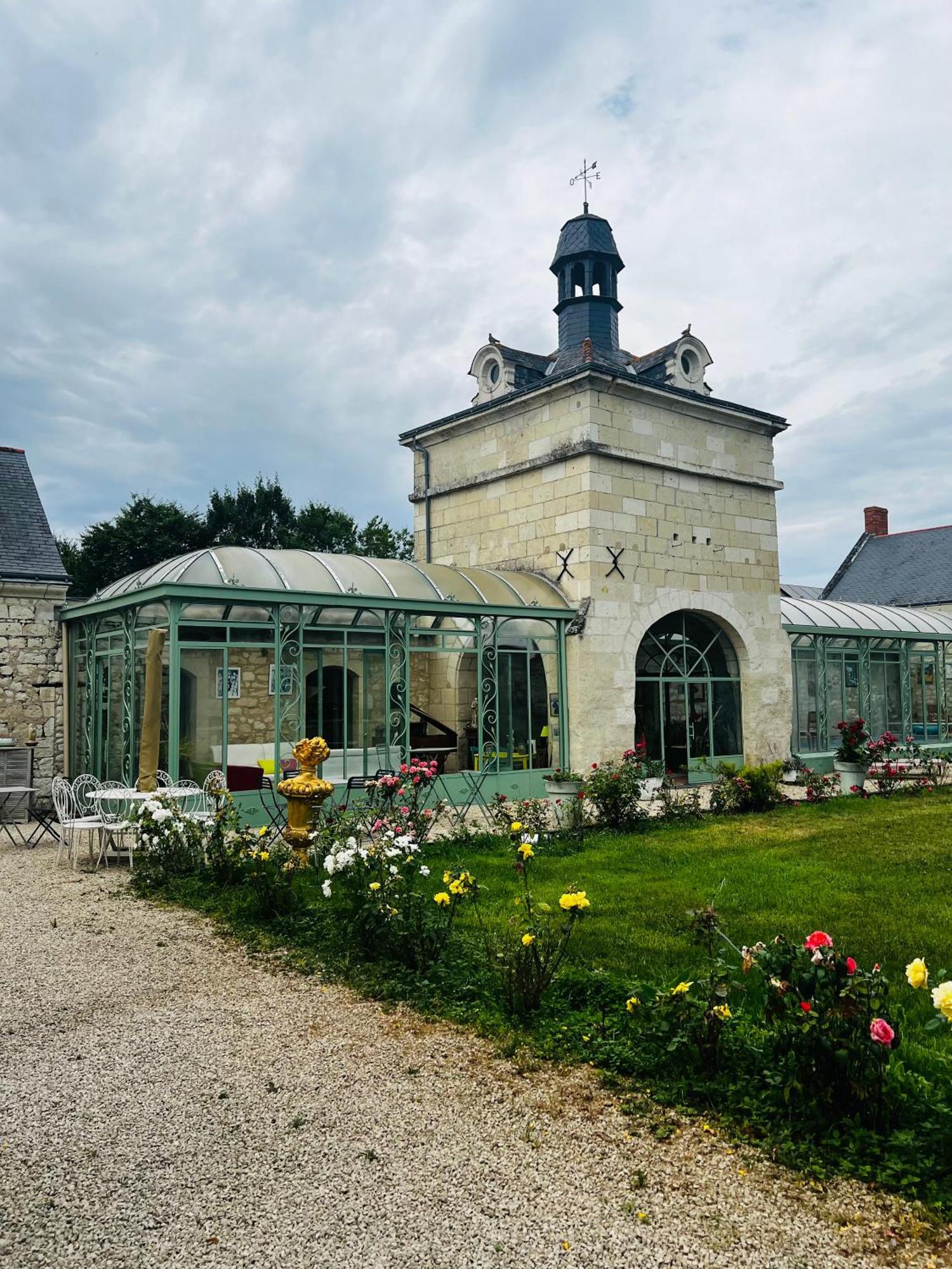 Allonnes  Chateau De La Thibaudiere Bois Savary - Chambre Familiale Du Roi מראה חיצוני תמונה